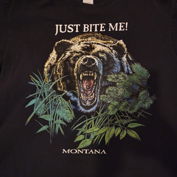 "Just Bite Me" Grizzly T-Shirt. GLOWS IN THE DARK 🐻🌟💫 - Picture 6 of 7